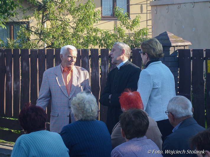 SL276574-1.jpg SL276574-1.jpg